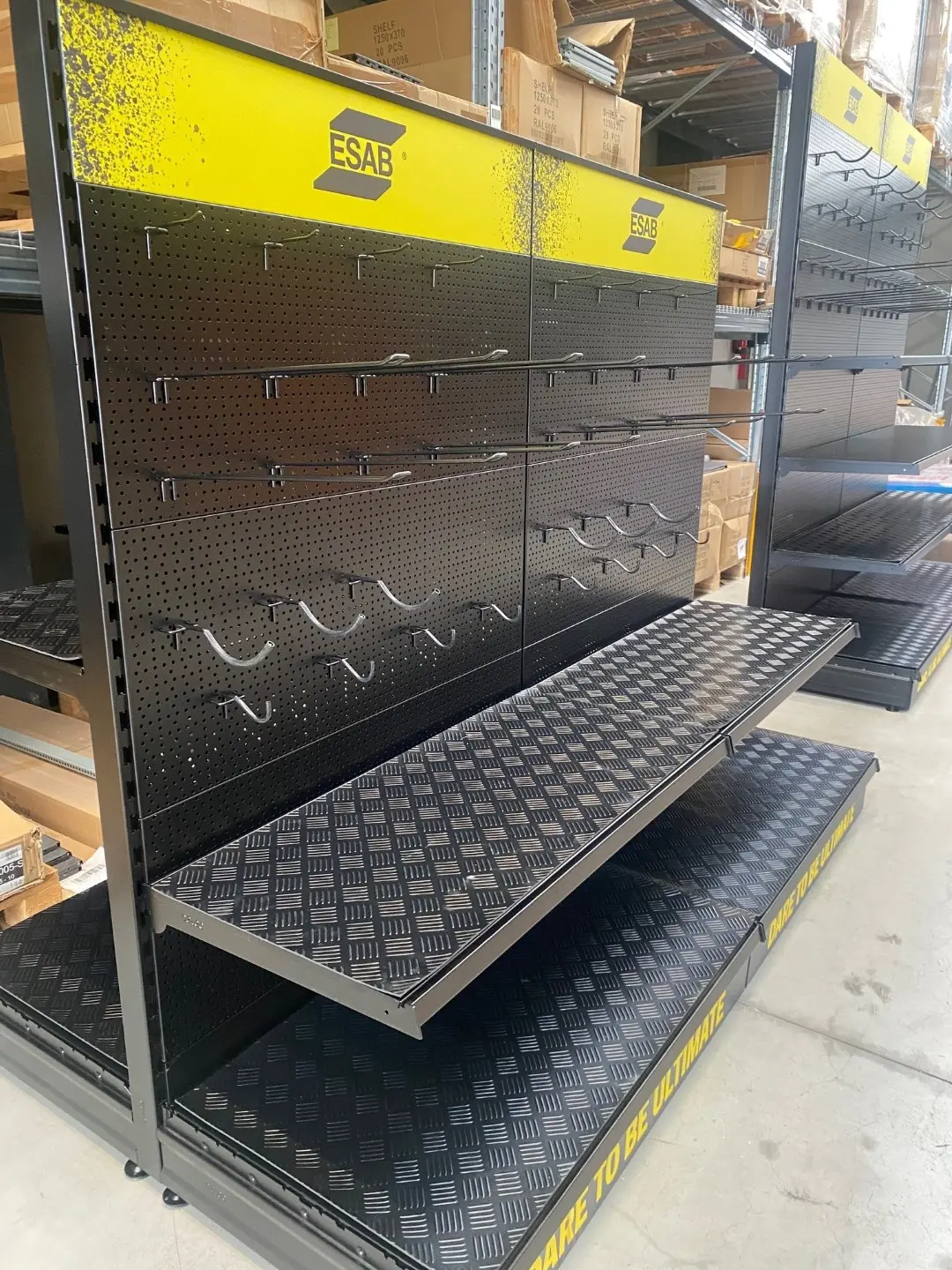 shop-in-shop concept voor ESAB met branded retail display